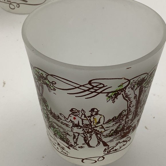 Four Currier & Ives Frosted Painted Glasses - Picture 4 of 7